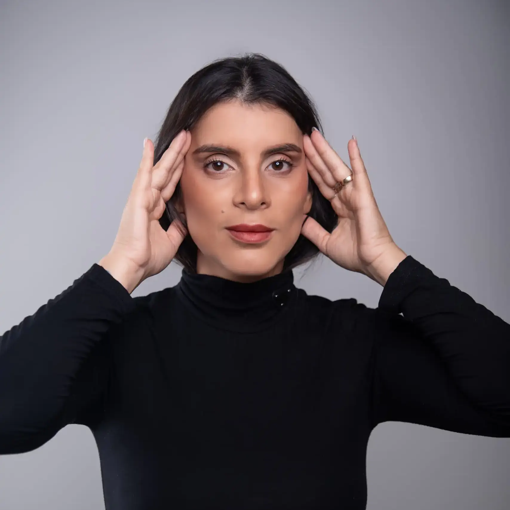 Ilustração do resultado antes e depois do tratamento com Ultraformer para lifting facial e redução de papada em Foz do Iguaçu, Careaçu, Ciudad del Este